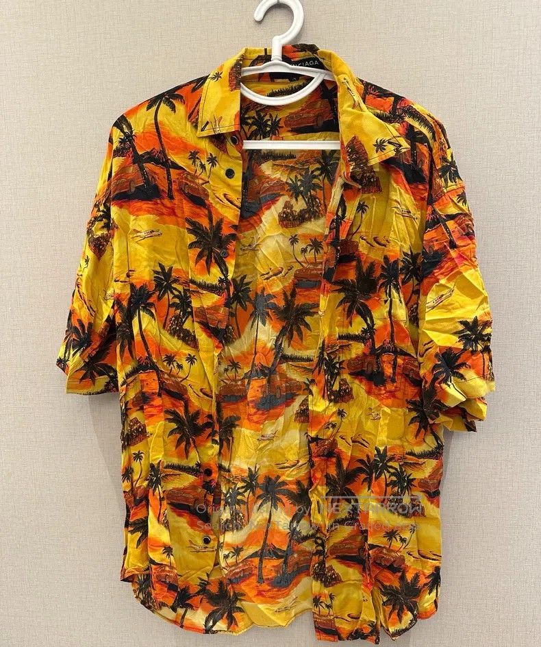 Balenciaga Balenciaga size 38 Palm Beach Shirt Size US M / EU 48-50 / 2 - 1 Thumbnail