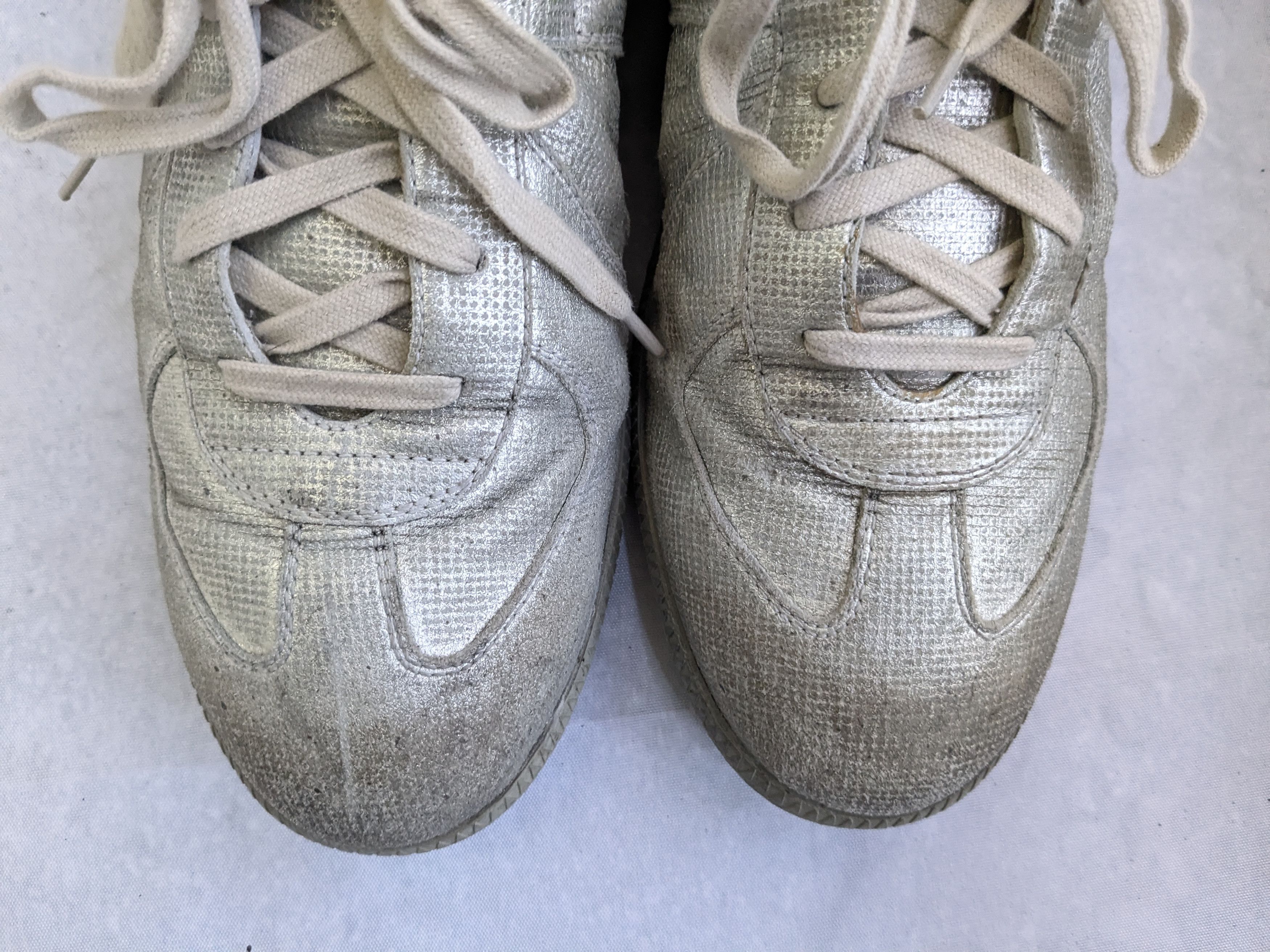 Maison Margiela Maison Margiela Silver GAT Replica 10 43 Low Tops Size US 10 / EU 43 - 2 Thumbnail