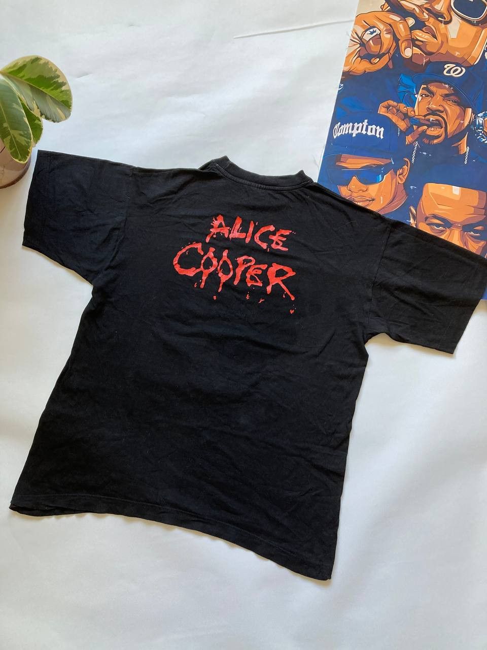 Vintage Rare Vintage Alice Cooper 1997 Out Of Schools Tee Size US L / EU 52-54 / 3 - 6 Thumbnail