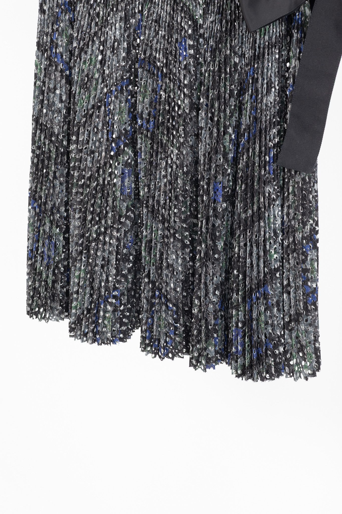 Sacai Sacai SS/17 Cotton Perforated Eyelet Pleated Wrap Skirt Size 32" / US 10 / IT 46 - 5 Thumbnail