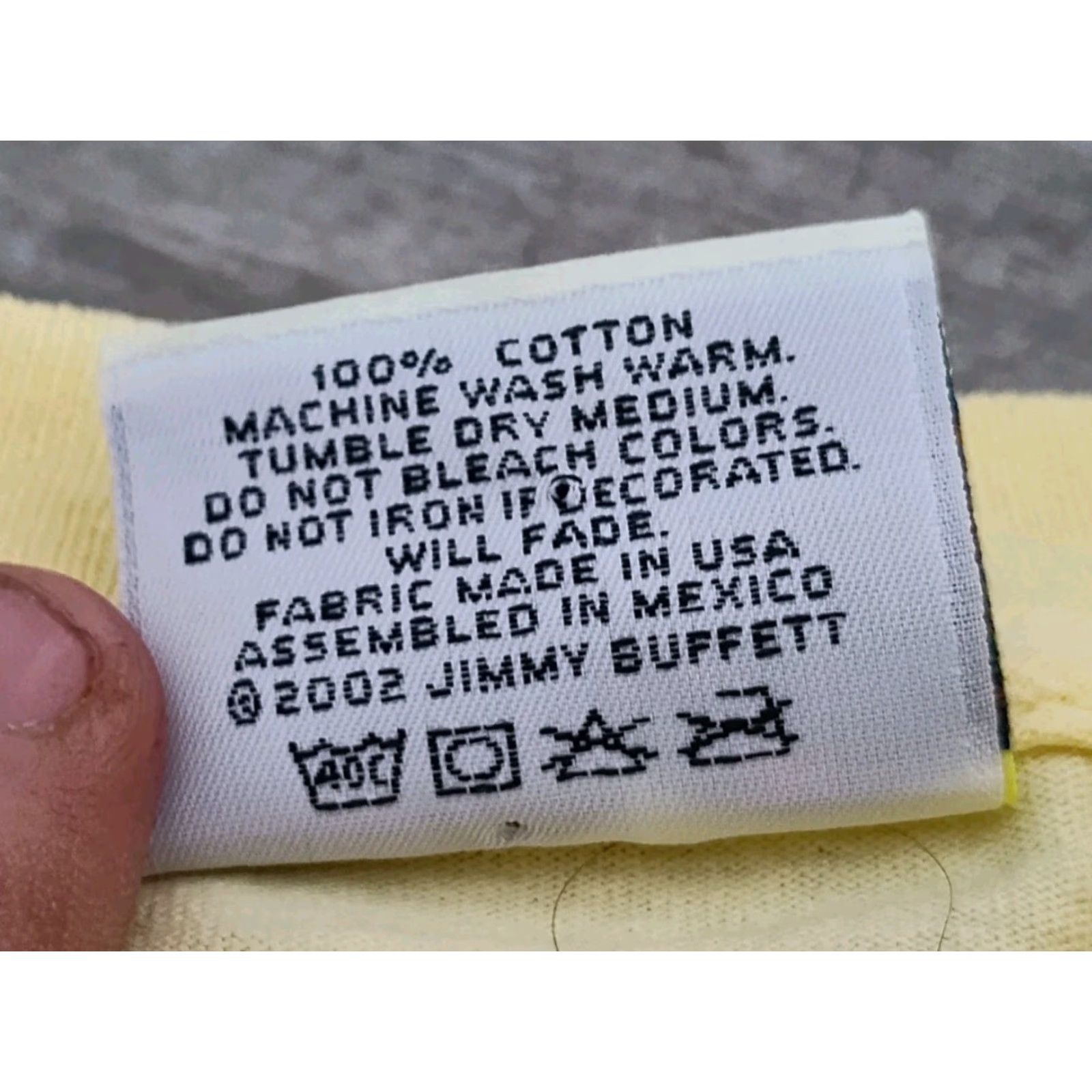 Vintage Vintage Jimmy Buffett Margaritaville 2002 Las Vegas Graphic T-Shirt Men M Yellow Beach Music Summer Size US M / EU 48-50 / 2 - 7 Thumbnail