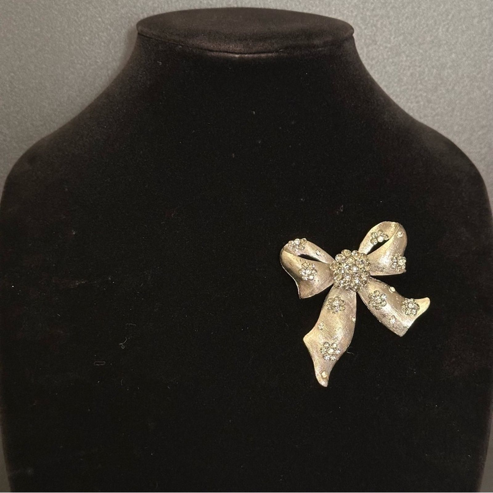 Other Vintage 90’s Silver And CZ Bow Brooch Size ONE SIZE - 2 Thumbnail