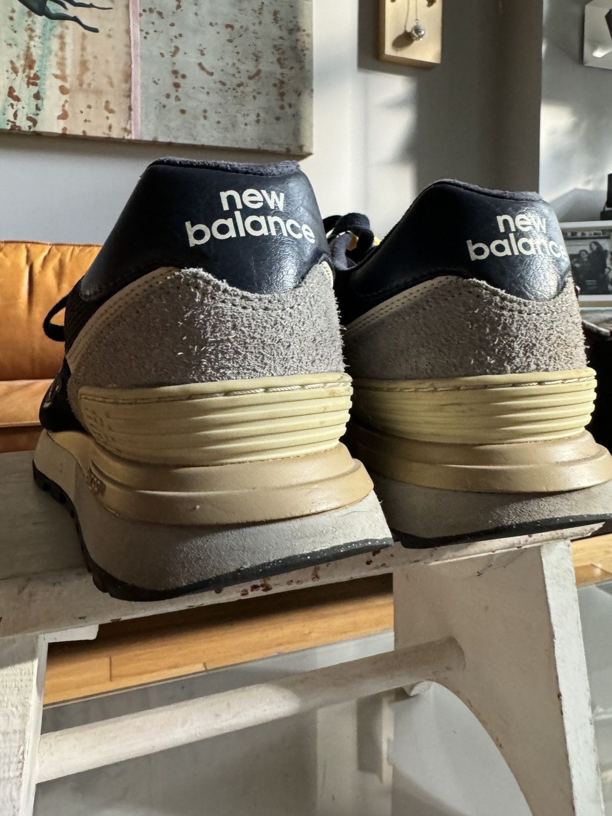 New Balance Like new 574 Navy/White New Balance 10.5 Size US 10.5 / EU 43-44 - 6 Thumbnail
