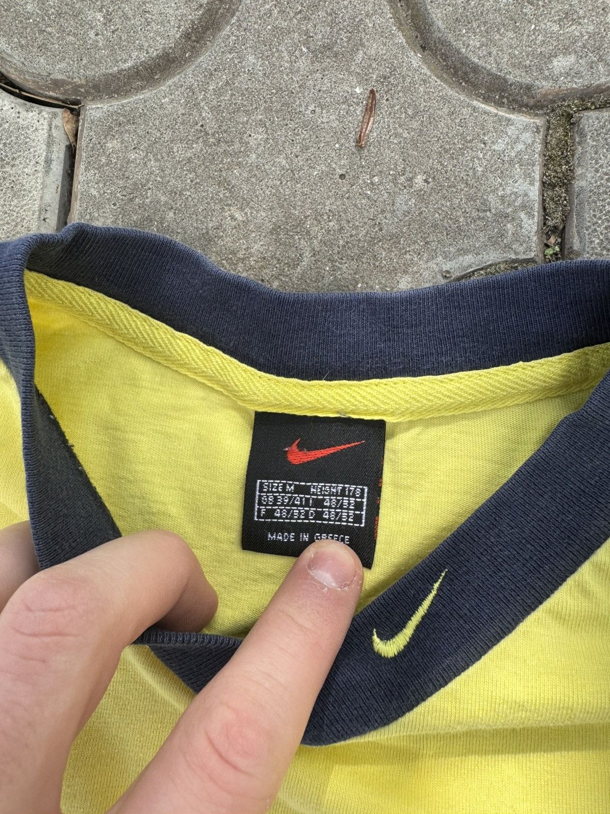 Nike Vintage Nike Spell Out Center Logo Tee Shirt Size US M / EU 48-50 / 2 - 4 Thumbnail