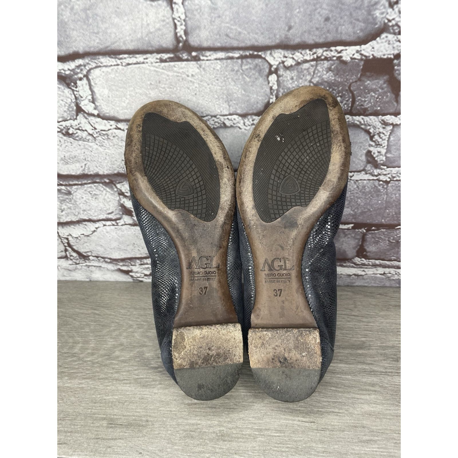 AGLINI AGL Blue Leather Shimmer Cap Toe Ballet Flats Women Sz 37EU/ Size US 6.5 / IT 36.5 - 13 Thumbnail