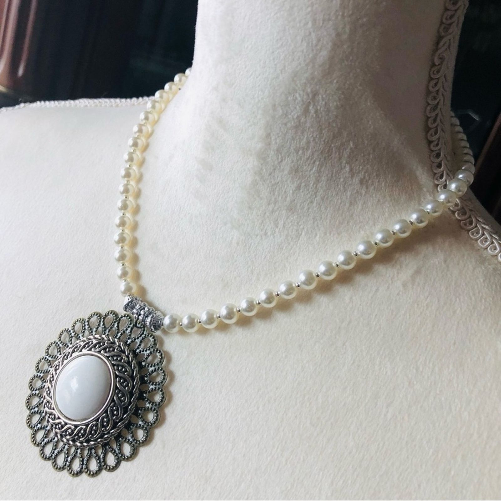 Handmade Handcrafted repurpose filigree medallion Pearl necklace Size ONE SIZE - 4 Thumbnail