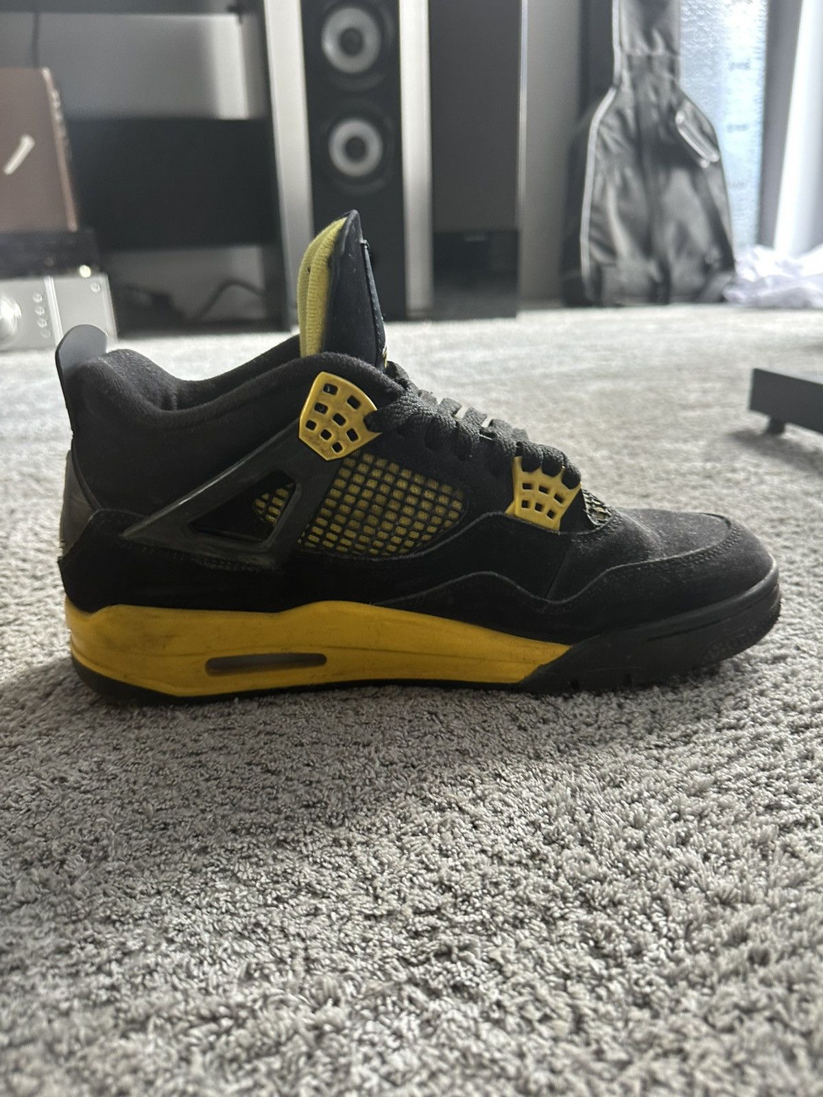 Jordan Brand Jordan 4 thunder (2023) Size US 10 / EU 43 - 5 Thumbnail