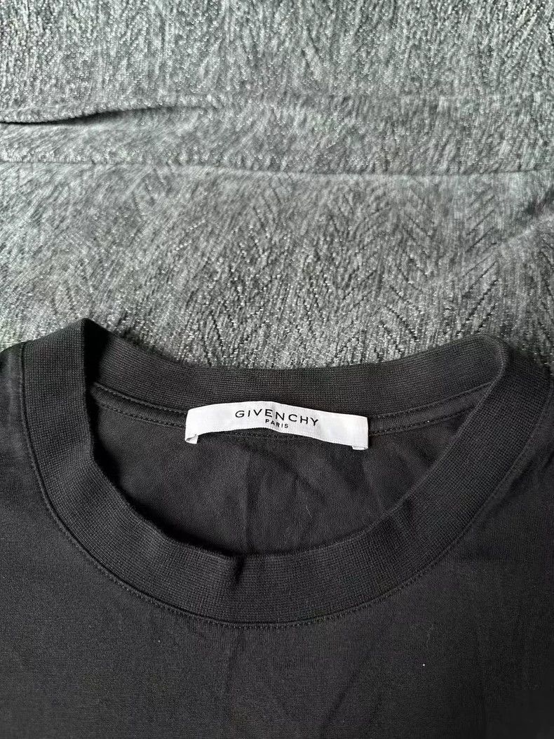 Givenchy Givenchy Ripped logo short-sleeve Size US S / EU 44-46 / 1 - 3 Thumbnail