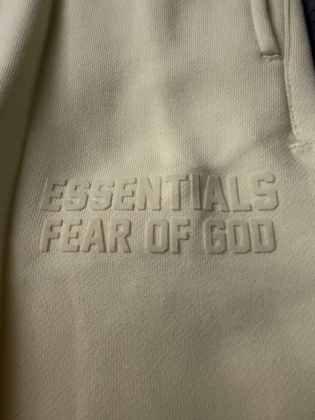 Essentials FOG Essentials Canary Sweatpants Size US 30 / EU 46 - 2 Thumbnail