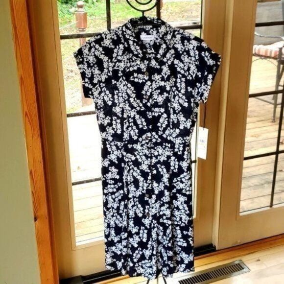 Calvin Klein Calvin Klein Floral 100% Rayon Capped Sleeve Full Button Bel Size S / US 4 / IT 40 - 1 Thumbnail