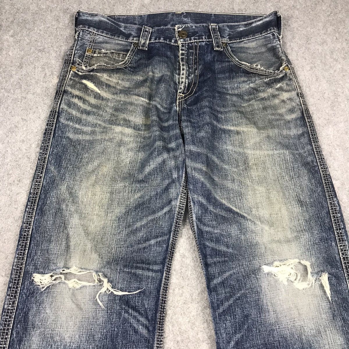 Levi's Vintage Clothing RIPPED DISTRESSED LEVIS BLUE DENIM BAGGY PANTS 142 Size US 34 / EU 50 - 3 Thumbnail