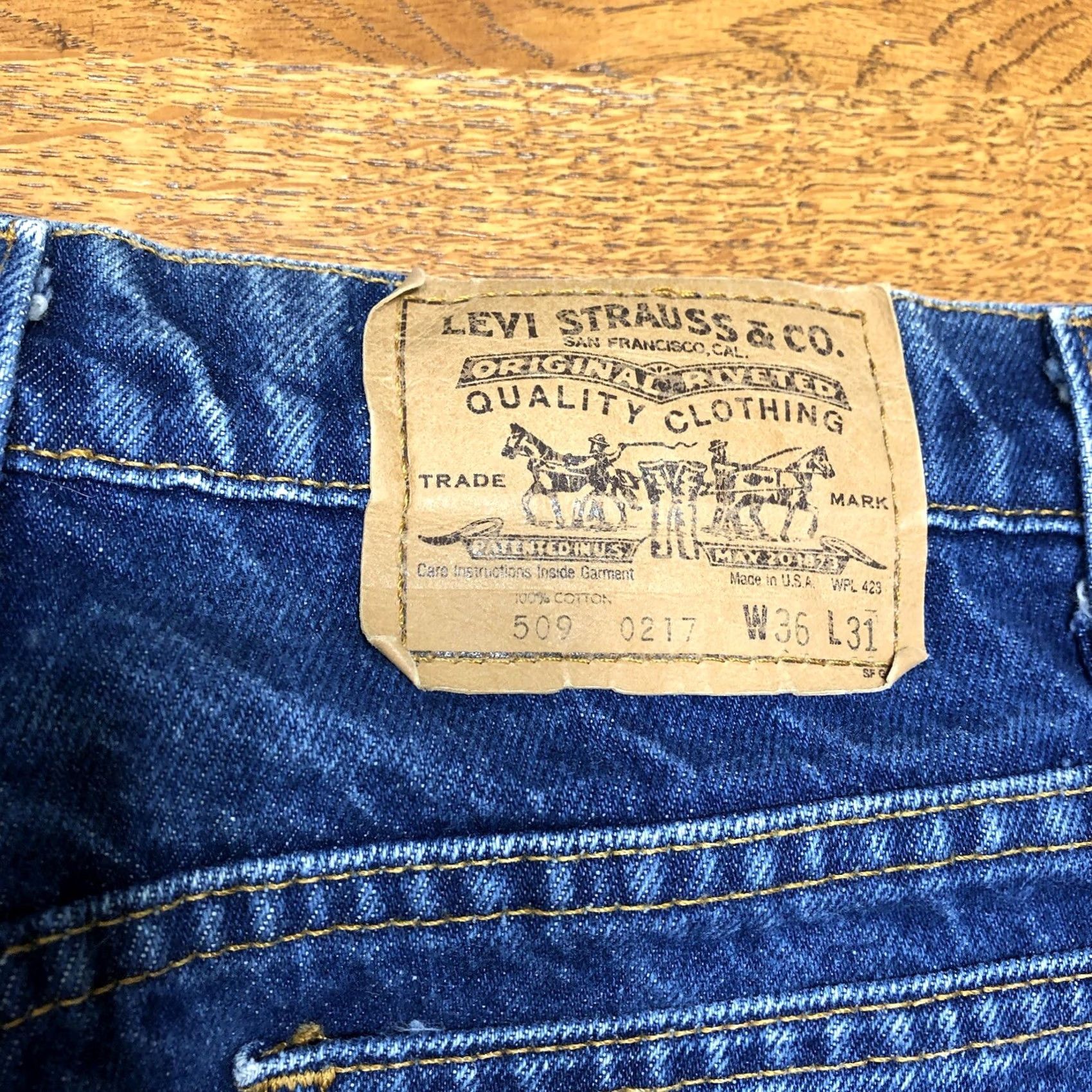 Levi's VINTAGE Levi's 509 Jeans Men 34x31 Blue Denim Distressed Orange Tab 70s 80s USA Grunge Straight Jeans Men Size US 34 / EU 50 - 4 Thumbnail