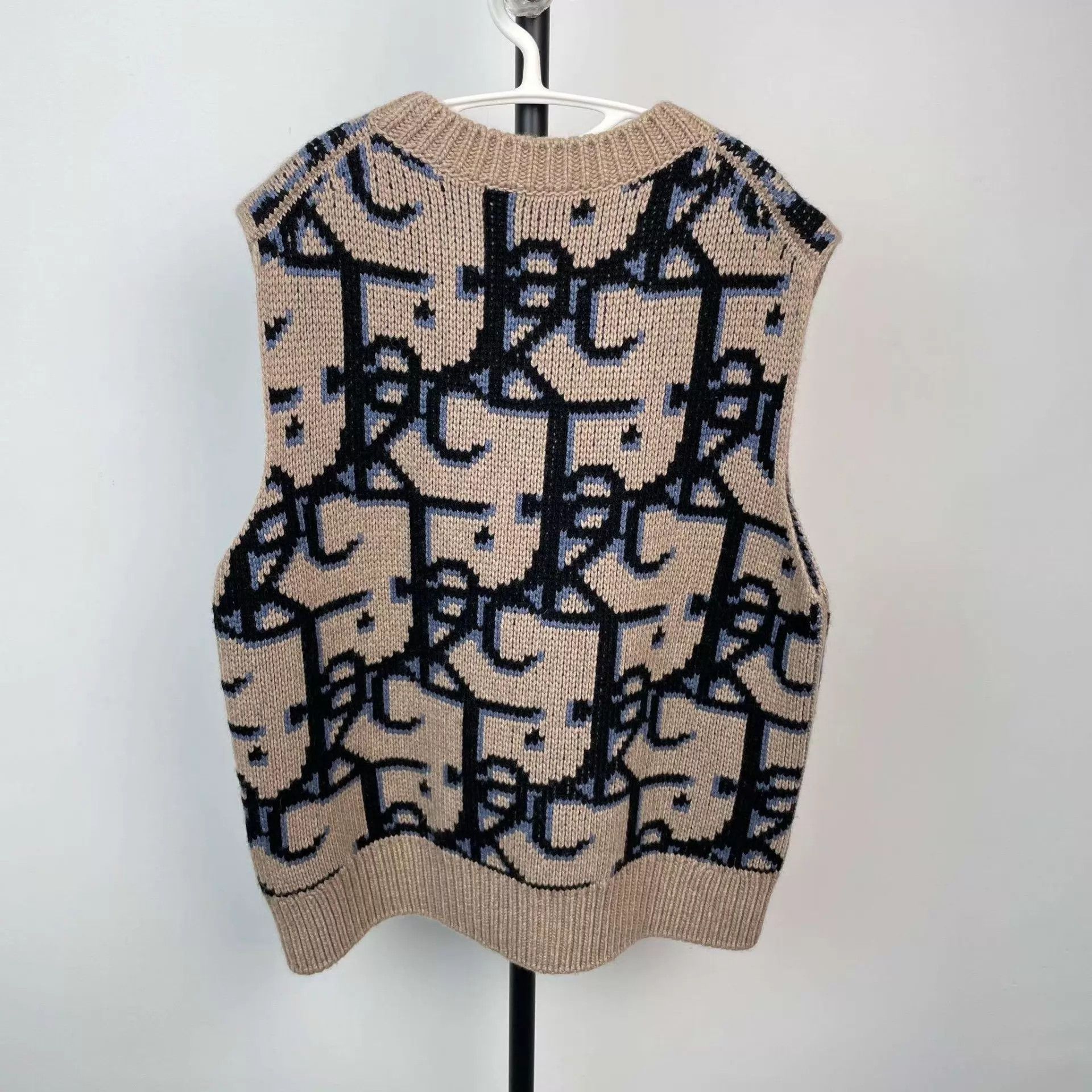 Dior Dior Camel knit sweater M size Size US M / EU 48-50 / 2 - 2 Thumbnail
