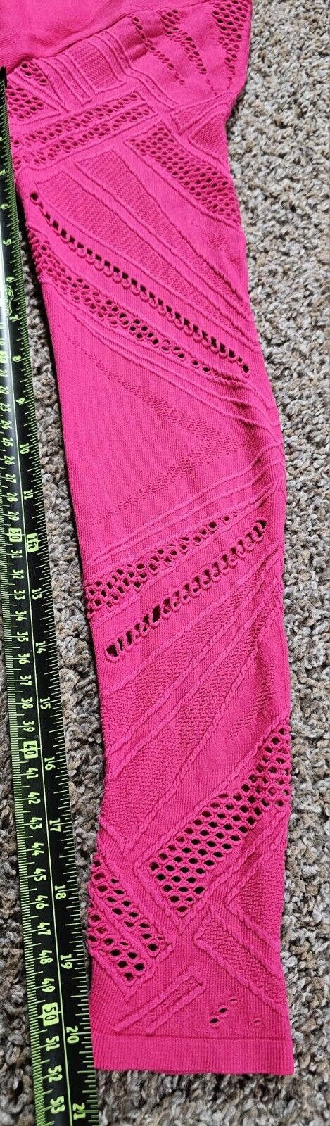 Fabletics Fabletics womens doiley sleeve pink top SEE MEASUREMENTS Size M / US 6-8 / IT 42-44 - 5 Thumbnail
