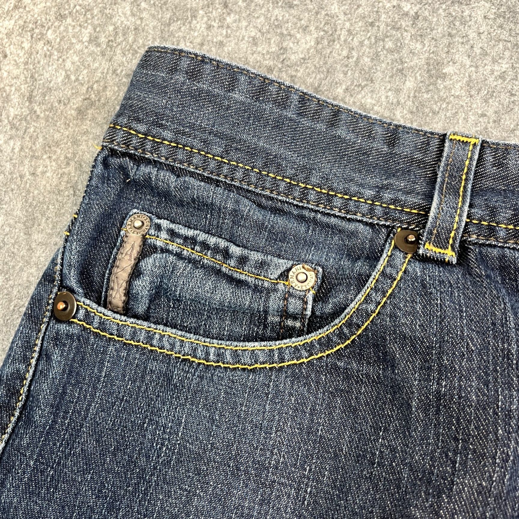 Armani Exchange Armani Exchange Jeans Straight 32 30 Dark Blue Indigo Raw Denim USA Made Mens Jeans Regular 32in Blue 5-Pocket Design Modern Casual Mens Size US 32 / EU 48 - 7 Thumbnail