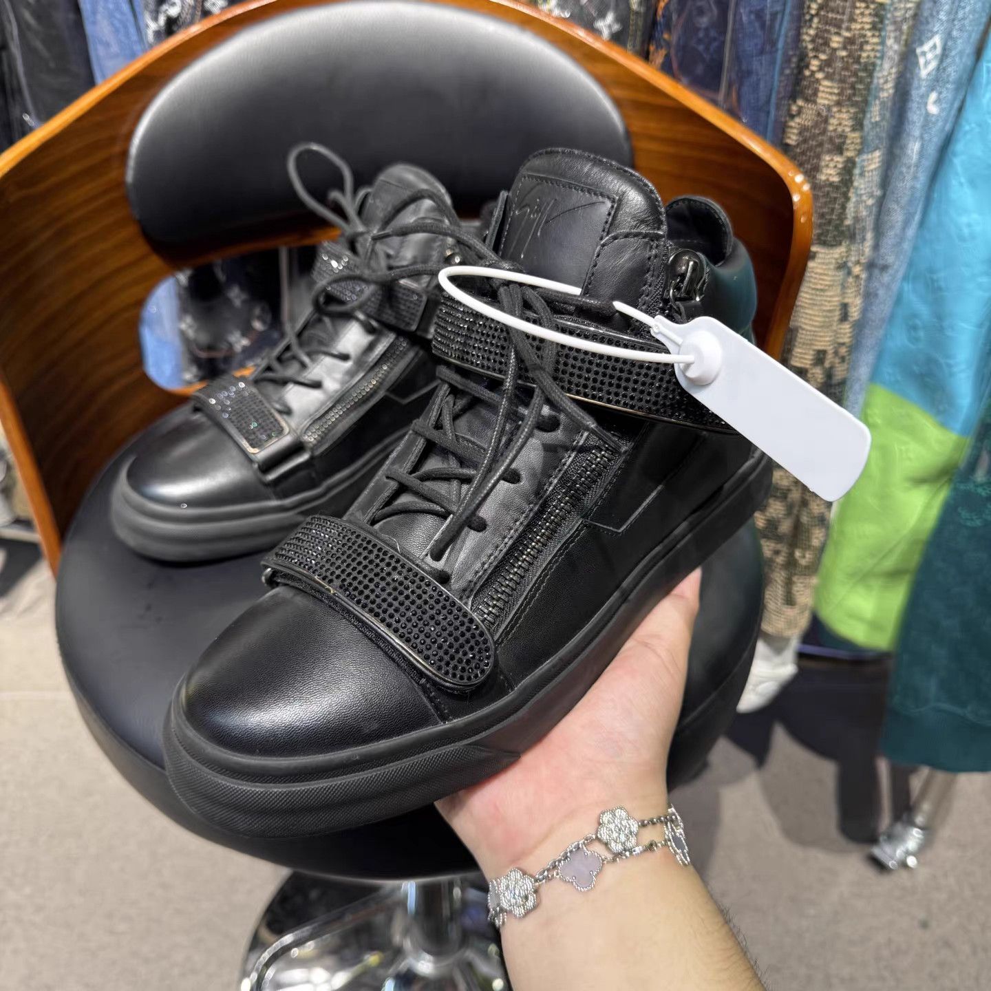 Giuseppe Zanotti giuseppe zanotti Leather Sneakers with Crystal Velcro K15 Size US 8 / EU 41 - 5 Thumbnail
