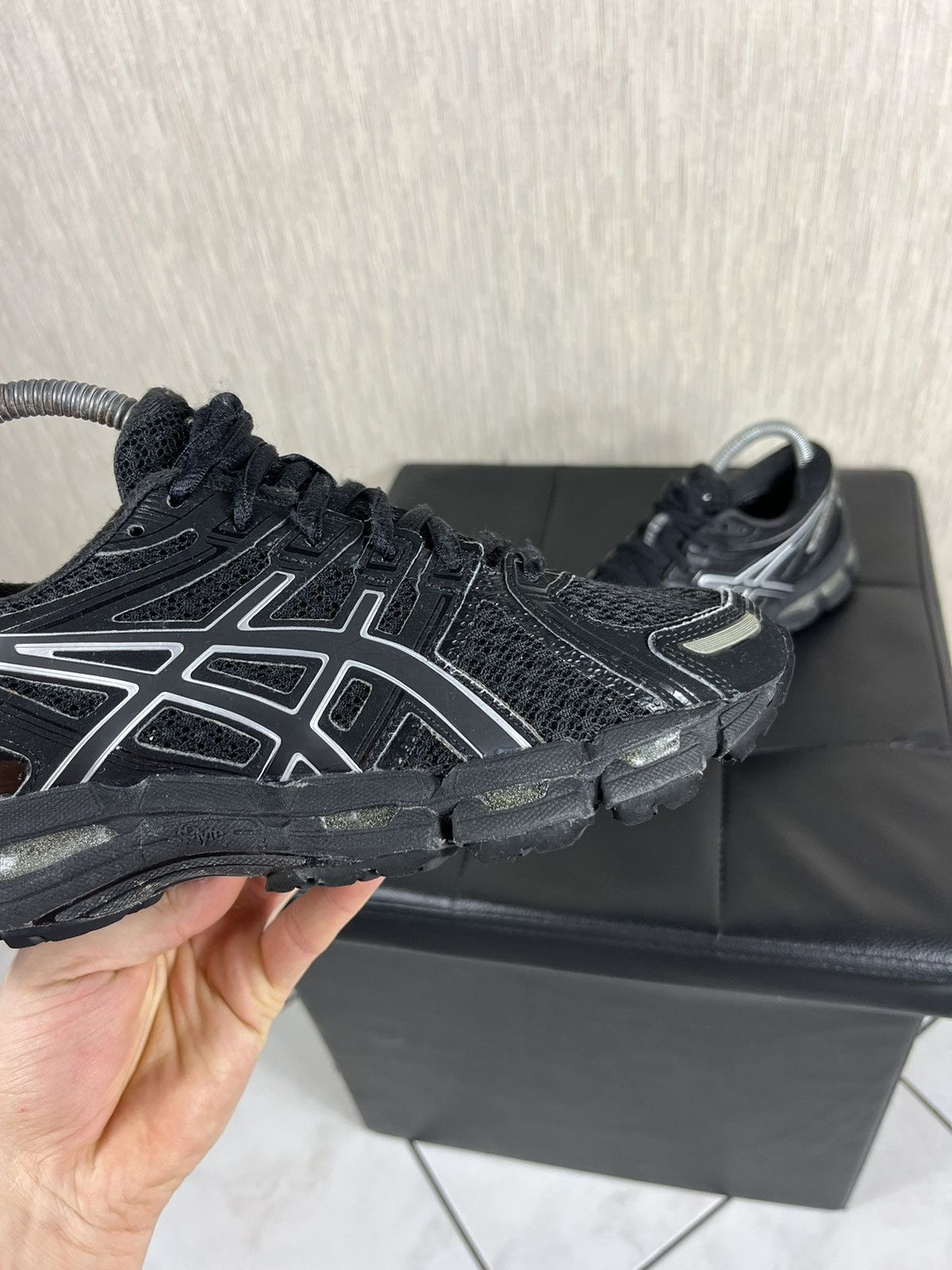 Asics × Vintage Vintage Asics gel-kayano 19 black silver mesh sneakers shoes Size US 7 / EU 40 - 6 Thumbnail