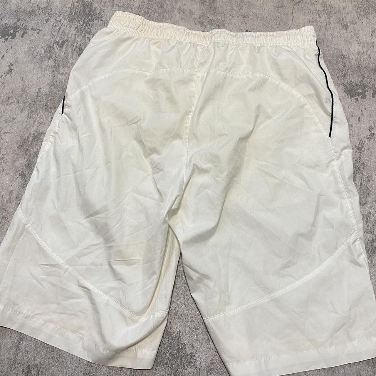 Nike 2000s White Nike shorts with navy blue trim nike Size US 26 / EU 42 - 3 Thumbnail