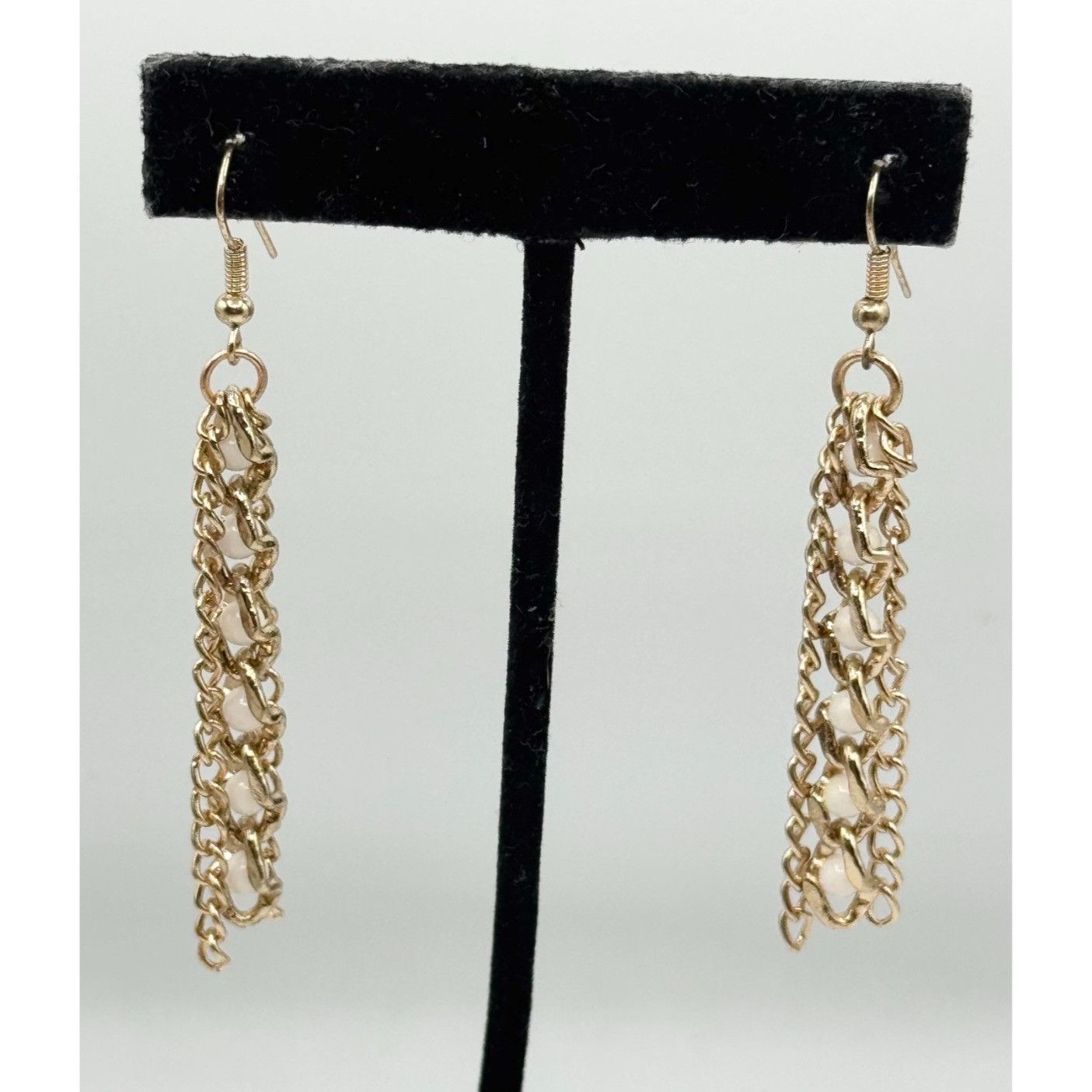 Vintage Vintage gold chain white bead tassel earrings Size ONE SIZE - 1 Thumbnail