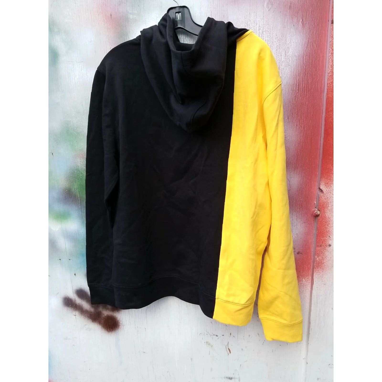 Pro Standard Pro Standard Lakers Logo Sweatshirts And Hoodies Men L Black 100% Cotton ALL OVER PRINT NFL? NBA? (deadstock) Size US L / EU 52-54 / 3 - 5 Thumbnail