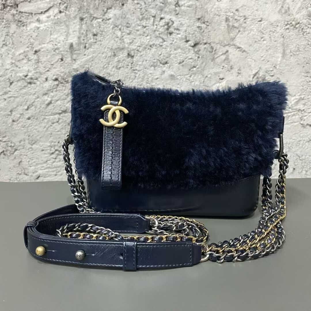 Chanel Chanel Blue Fur Shoulder Bag Size ONE SIZE - 1 Thumbnail