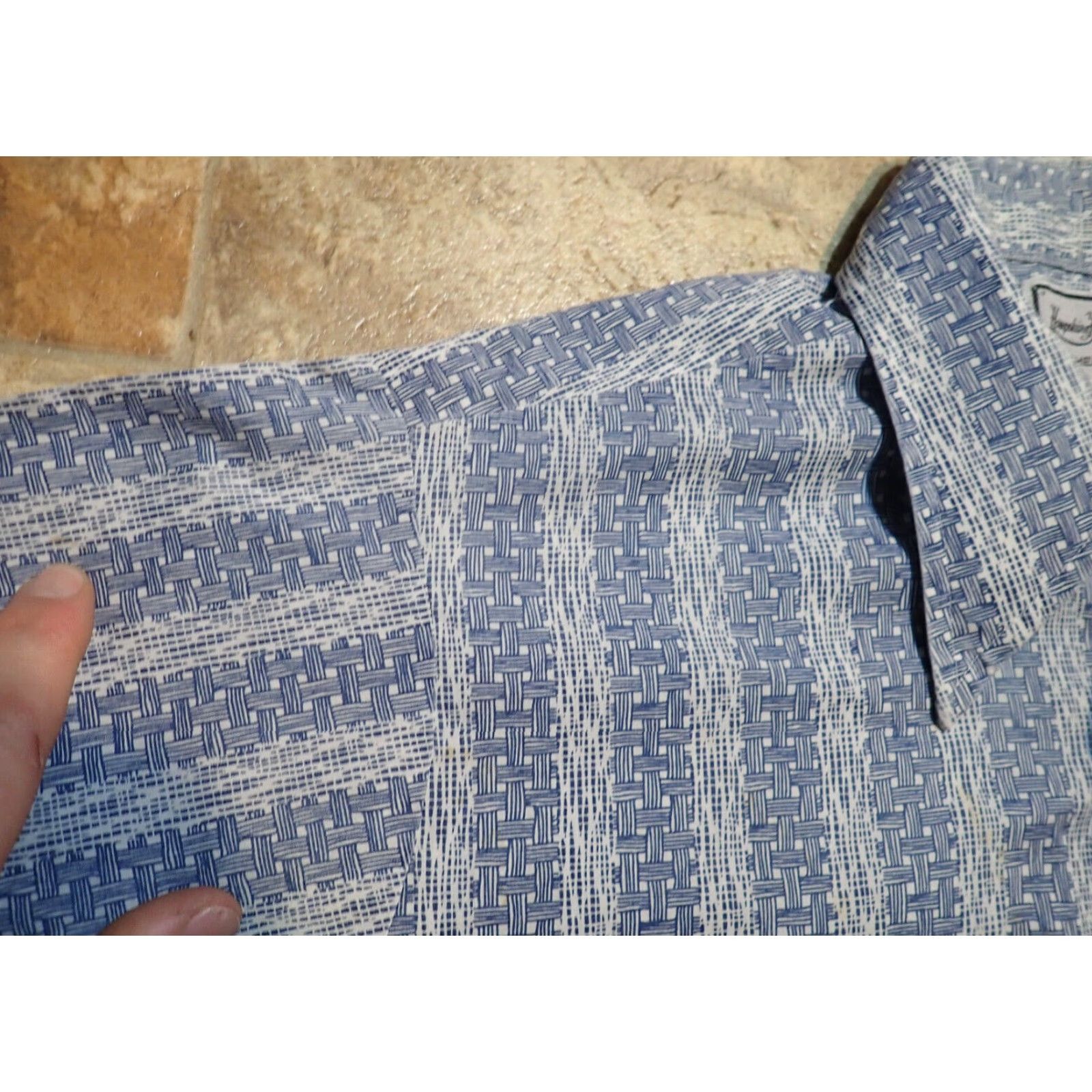 Van Heusen Hampshire House Van Heusen 70s Vintage Dagger Collar Button Shirt M Basket Weave Blue White Polyester Blend Rockabilly Rockabilly? Size US M / EU 48-50 / 2 - 6 Thumbnail