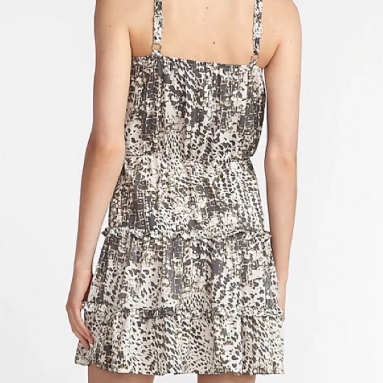 Express Express Gray Animal Print Tiered Dress Size M Size M / US 6-8 / IT 42-44 - 2 Thumbnail
