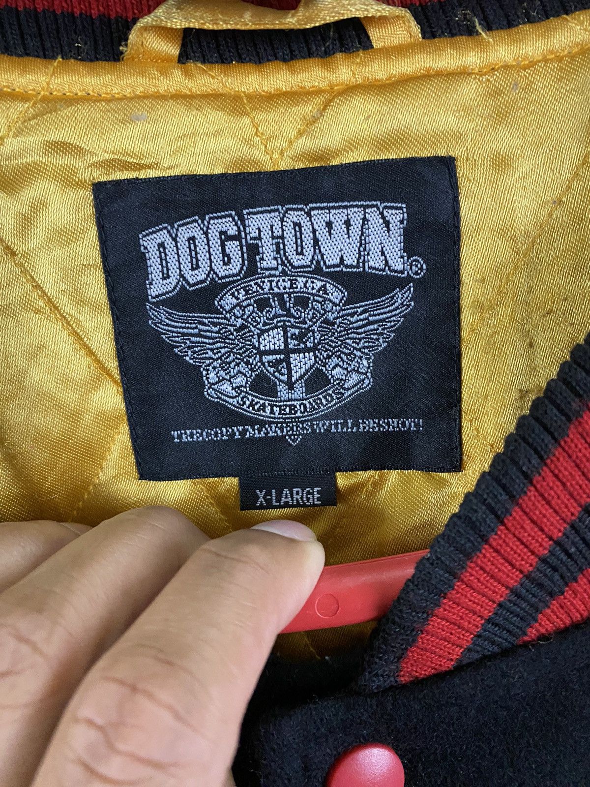 Dogtown ✅️DOG TOWN SKATEBOARD VARSITY BIG LOGO Size US XL / EU 56 / 4 - 8 Thumbnail