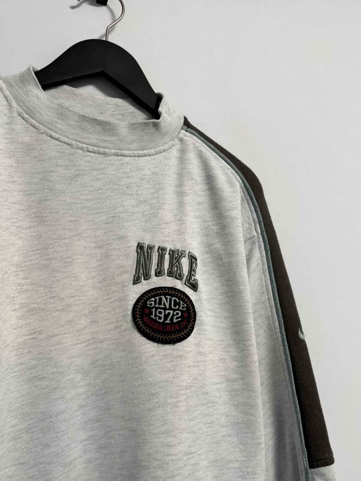 Nike Vintage Nike Sweatshirt Y2K Logo Pullover 90s Style Size US M / EU 48-50 / 2 - 7 Thumbnail