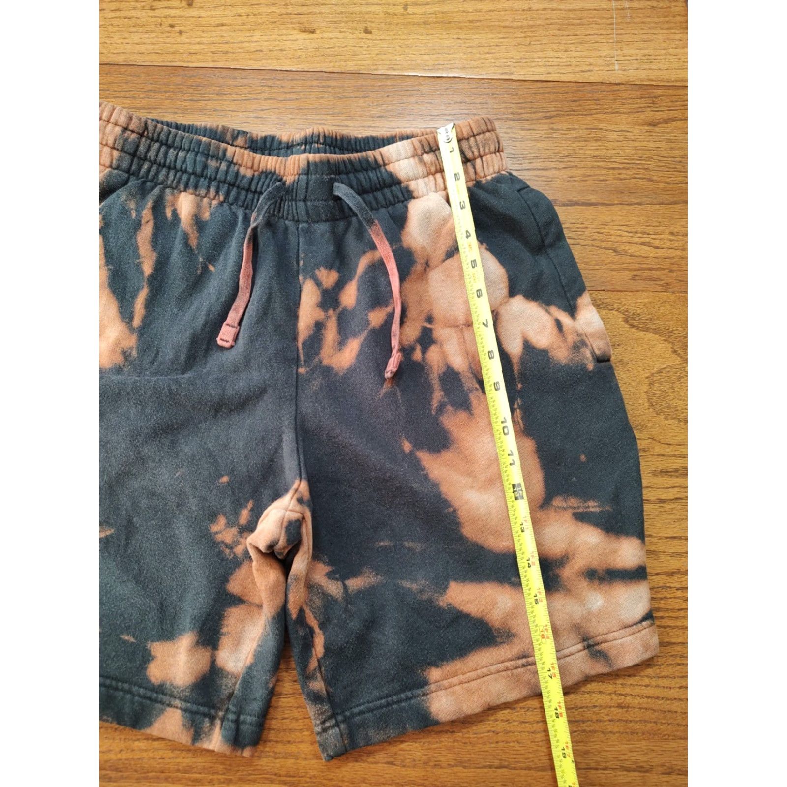 Under Armour Under Armour Sweat Shorts Black Tie Dye Acid Wash Mens Medium Logo Sweat Shorts Tie Dye Athletic Size US 28 / EU 44 - 8 Thumbnail