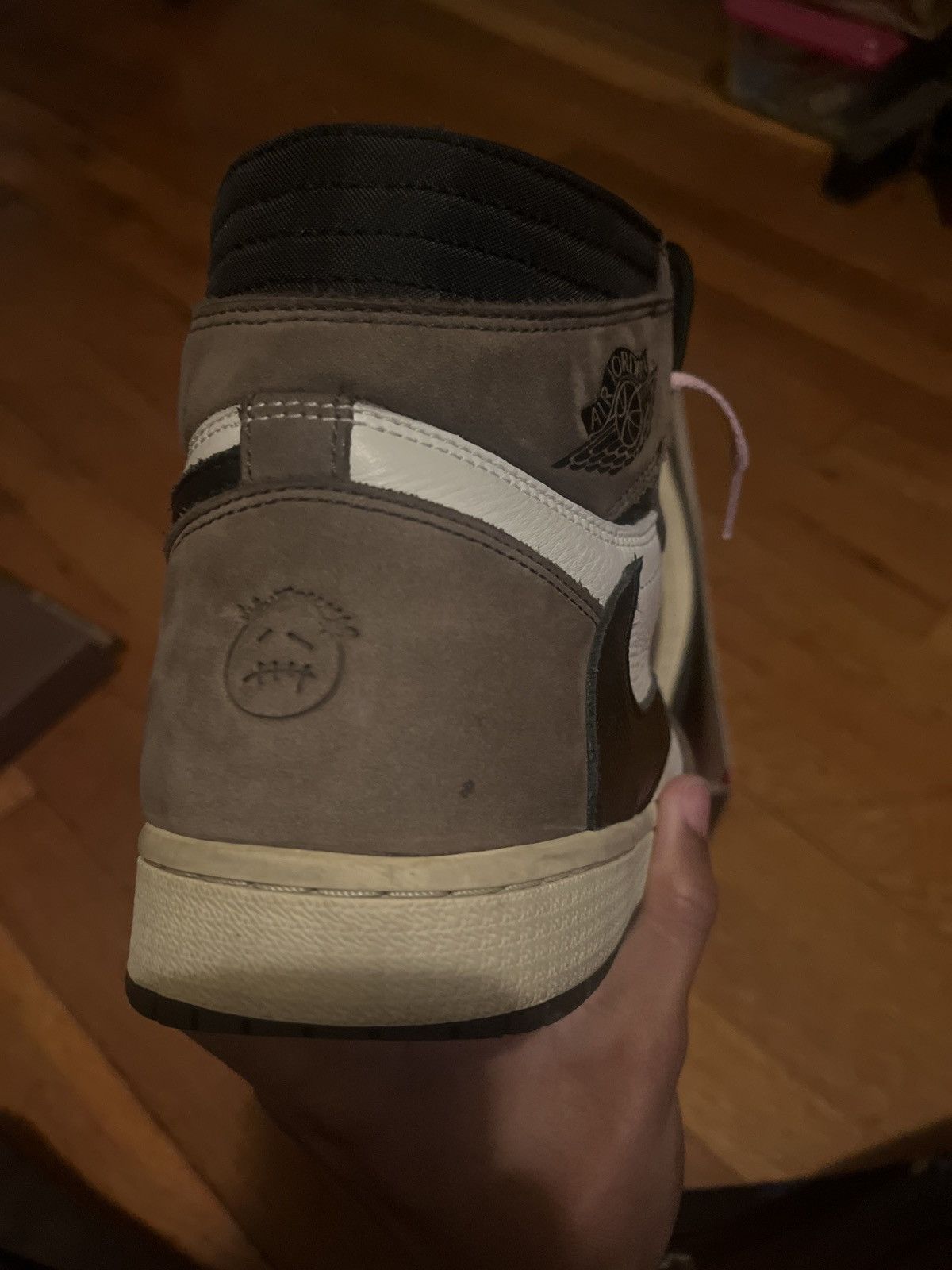 Jordan Brand × Travis Scott Travis Scott Jordan 1 Mocha Size US 10.5 / EU 43-44 - 10 Thumbnail