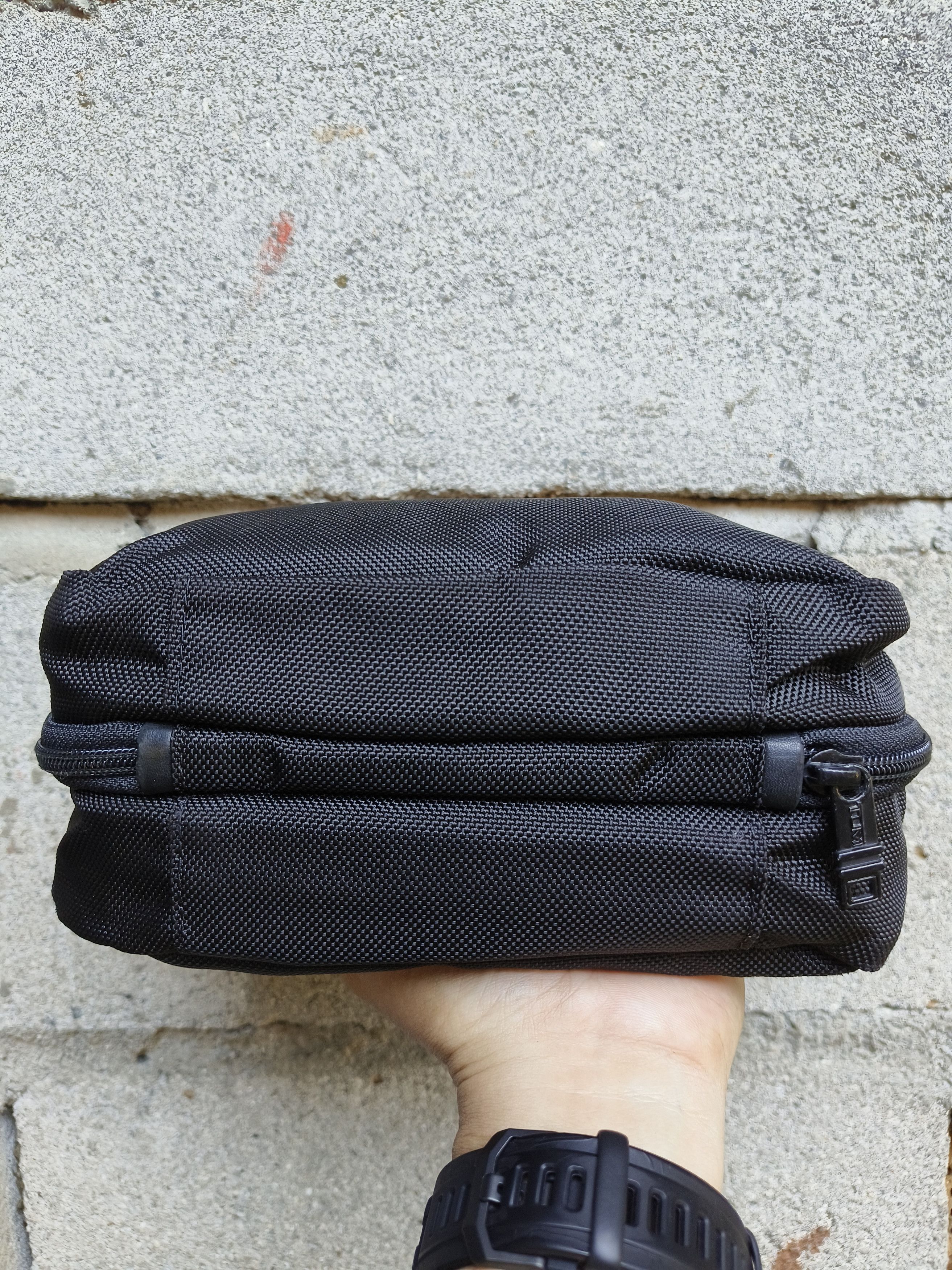 Tumi Tumi ALPHA 2 Split Toiletry Kit Bag Size ONE SIZE - 4 Thumbnail