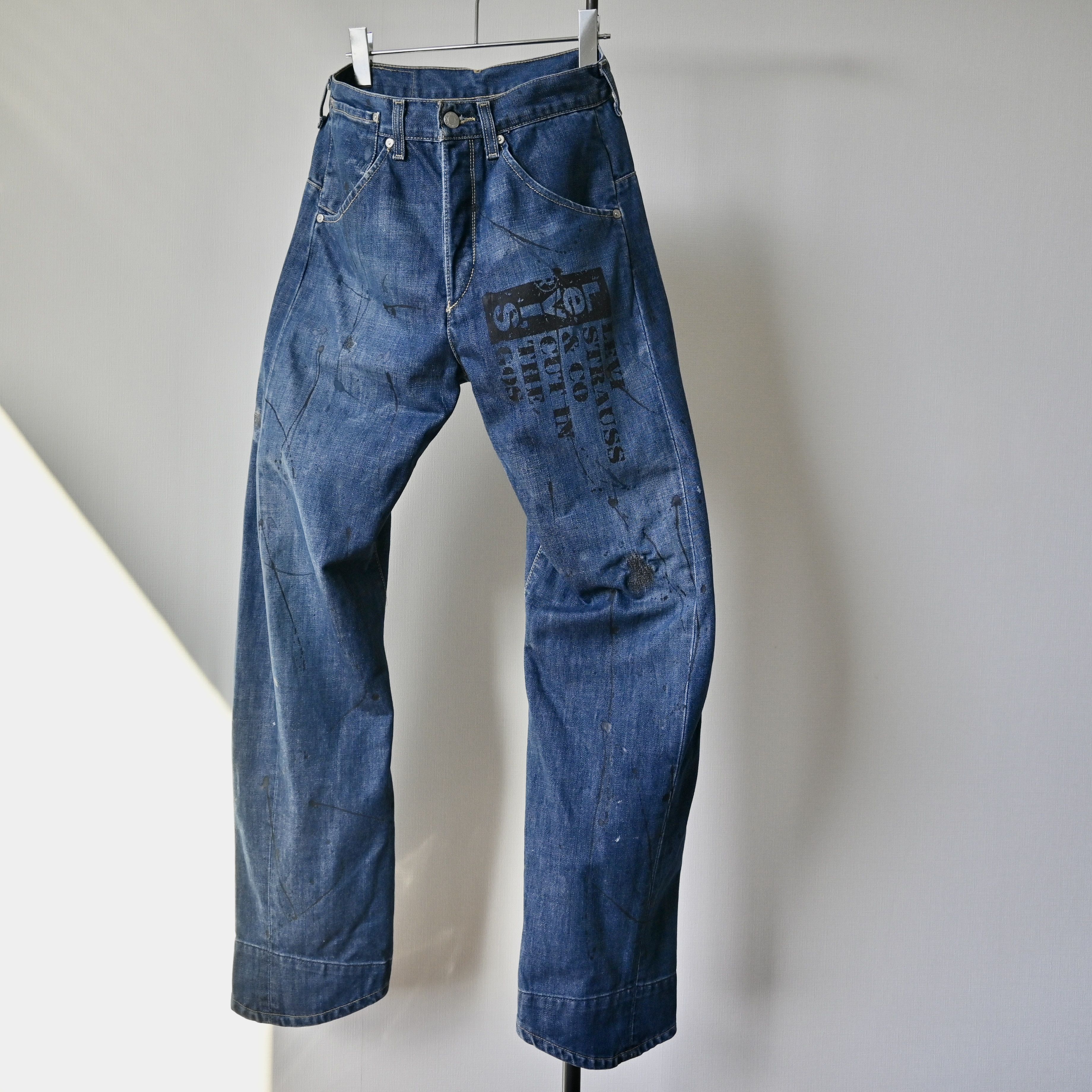 Levi's RARE, 2000s Levi's Europe 3D cut painted jeans, 30 x 32 Size US 30 / EU 46 - 23 Thumbnail
