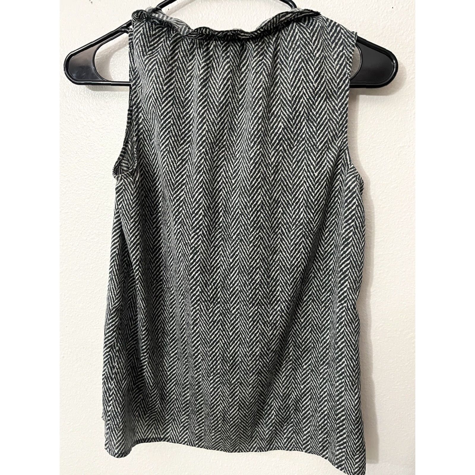J.Crew J. Crew Blouse 00 Women Size Regular Pullover Sleeveless Herringbone Neck Ruffle Top Size XXS / US 00 / IT 34 - 3 Thumbnail