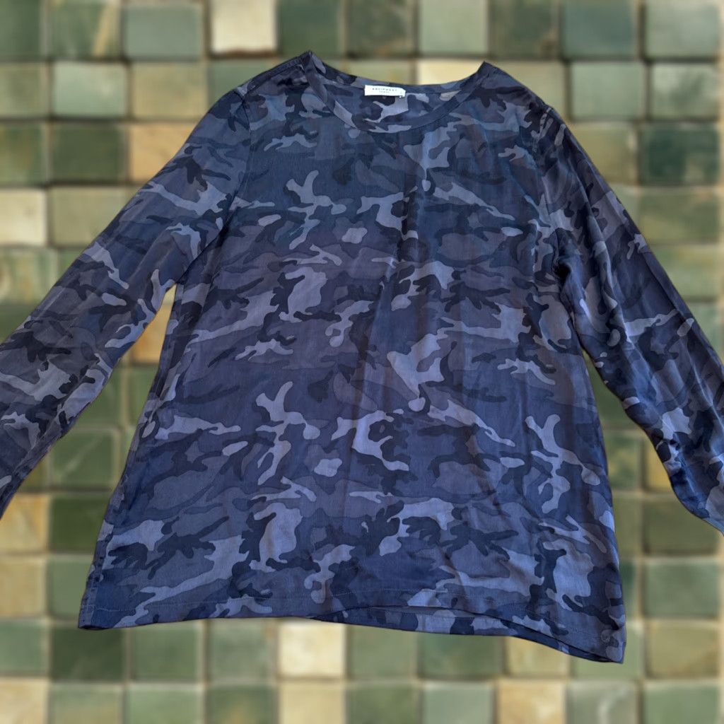 Equipment Equipment Femme 100% Silk Button Up Blouse Womens L Camo Print Quiet Luxury Clothing Shirt Size L / US 10 / IT 46 - 1 Thumbnail