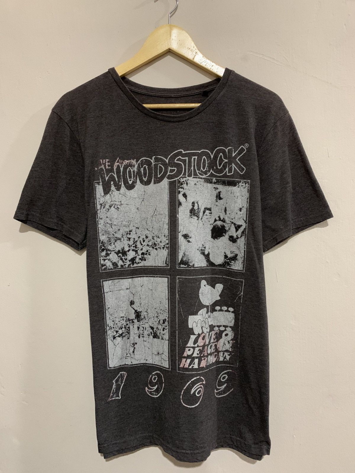 Vintage Woodstock love peace and harmony shirt