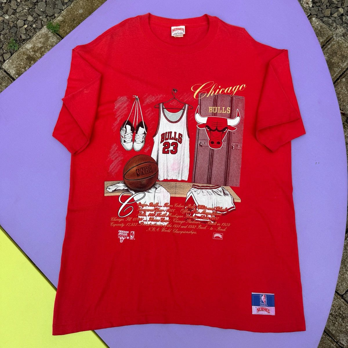 Other Vintage's Chicago Bulls T-Shirt Size US XL / EU 56 / 4 - 1 Thumbnail