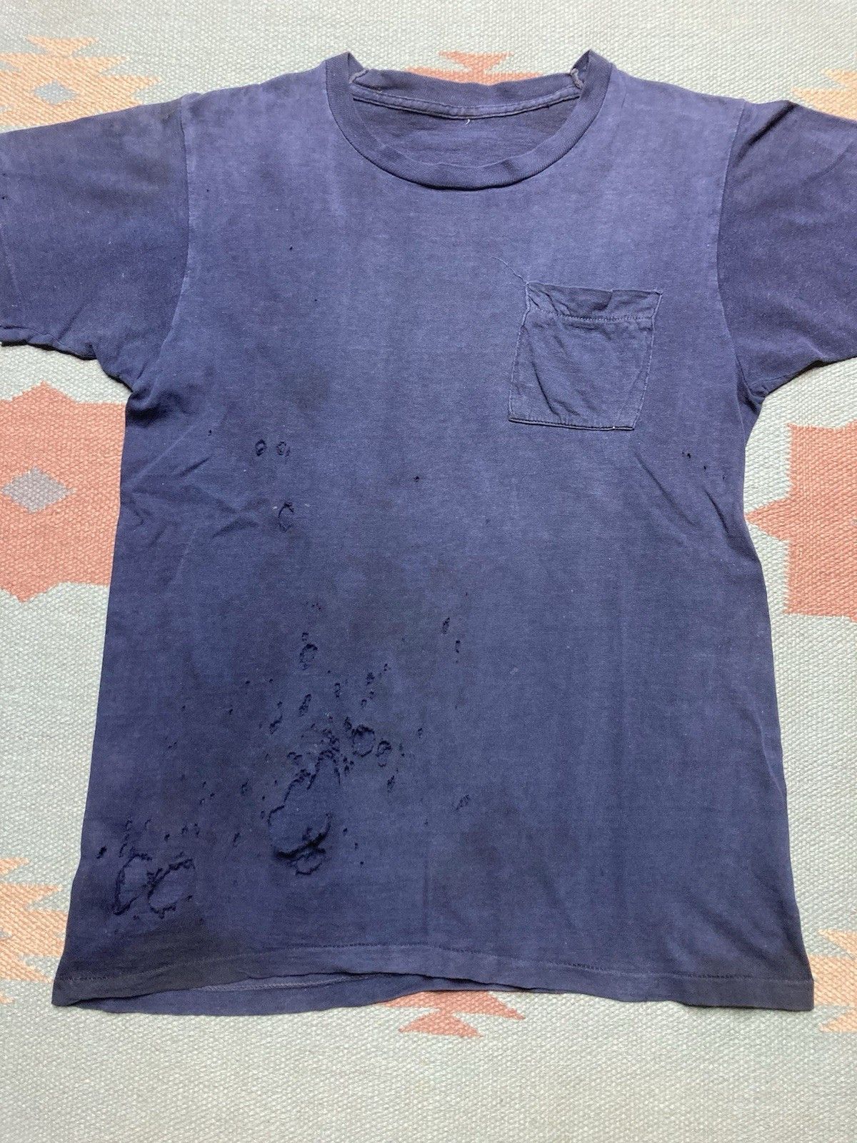 Vintage 70s pocket t shirt distressed grunge navy blue cotton medium Size US M / EU 48-50 / 2 - 2 Thumbnail