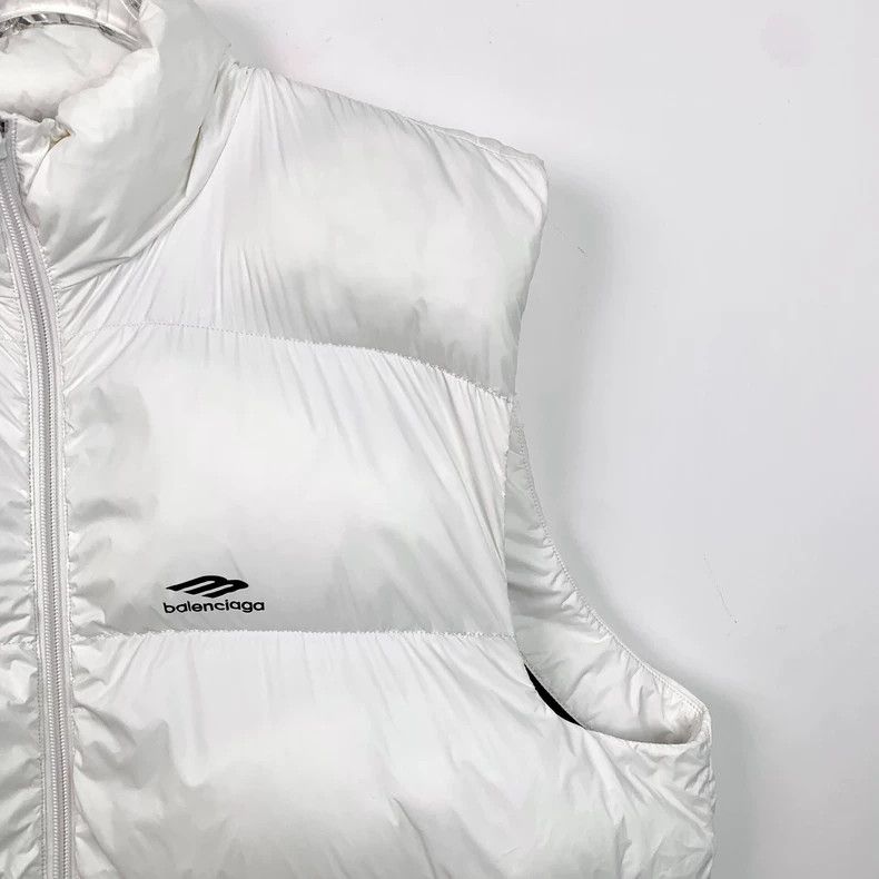 Balenciaga Balenciaga size 48 White logo printed zipper down jacket v Size M / US 6-8 / IT 42-44 - 3 Thumbnail