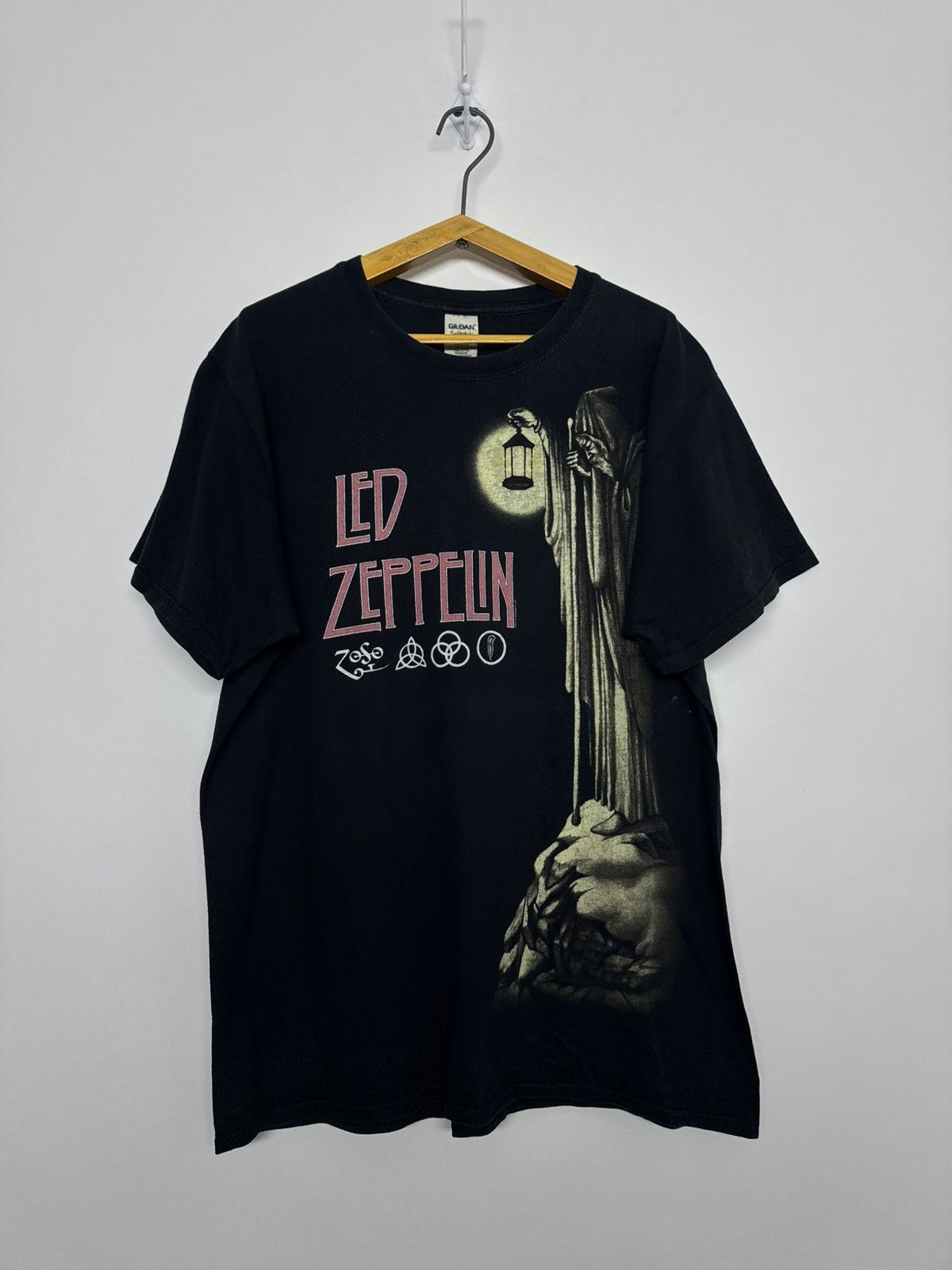 Gildan Led Zeppelin Stairway To Heaven Official Merchandise T-Shirt Size US L / EU 52-54 / 3 - 4 Thumbnail