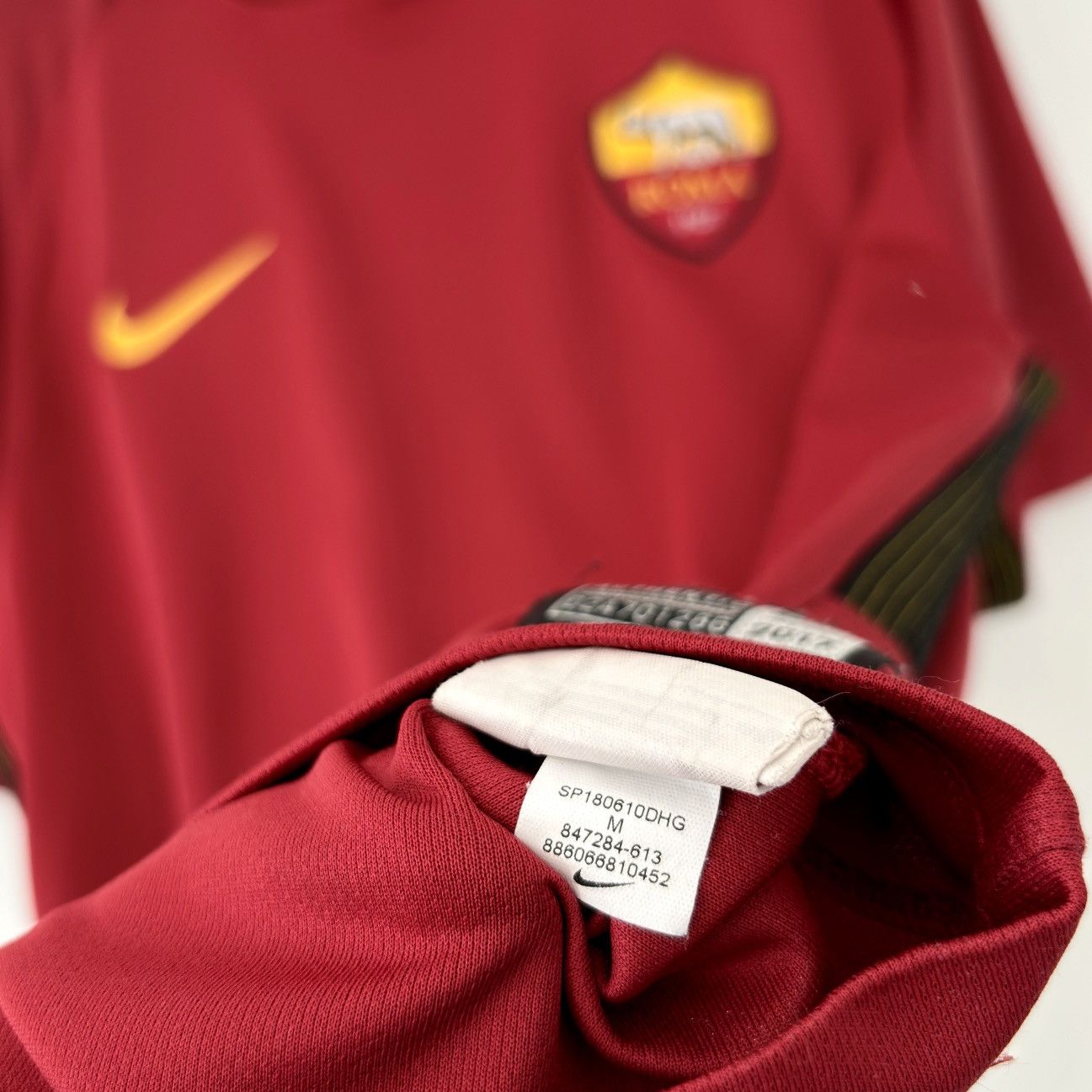 Nike 2017 2018 AS Roma Italy Nike Home Away Soccer Jersey Shirt Size US M / EU 48-50 / 2 - 6 Thumbnail