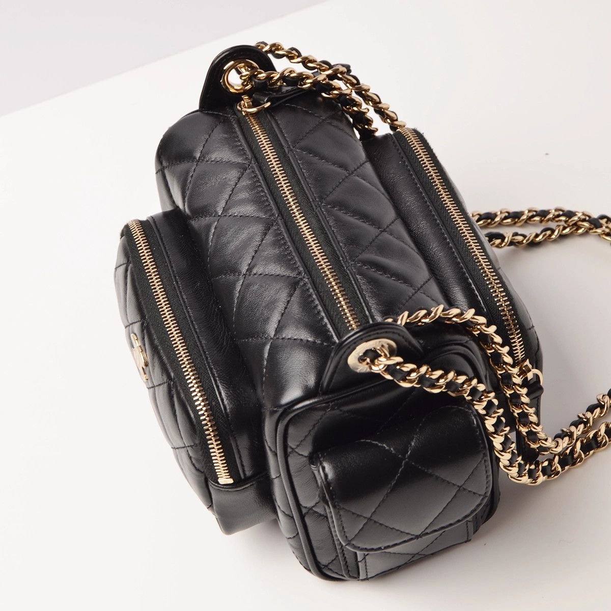 Chanel os11x0126 Size: OS / Shiny Crumpled Small Camera Case Black Size ONE SIZE - 7 Thumbnail