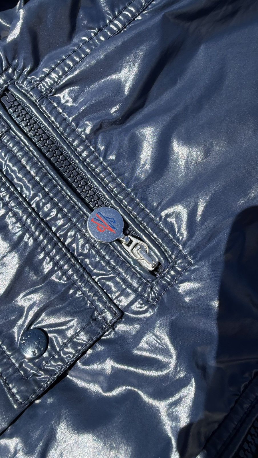 Moncler Moncler Glossy Nylon Jacket Navy Size 3 (Fits S/M) Size M / US 6-8 / IT 42-44 - 4 Thumbnail