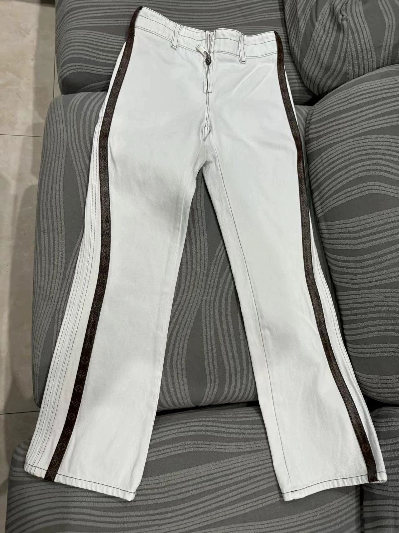 Louis Vuitton LV Men's Authentic Jeans Size US 36 / EU 52 - 1 Thumbnail