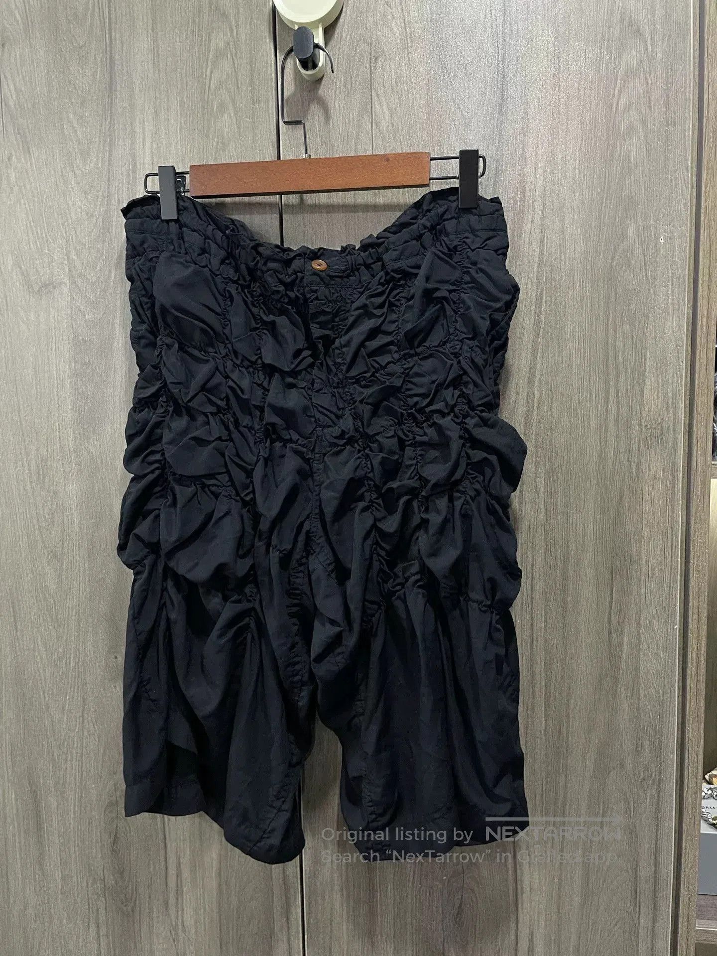 Comme des Garcons Comme des Garçons CDG Black Pleated Shorts. Size 41" - 2 Thumbnail