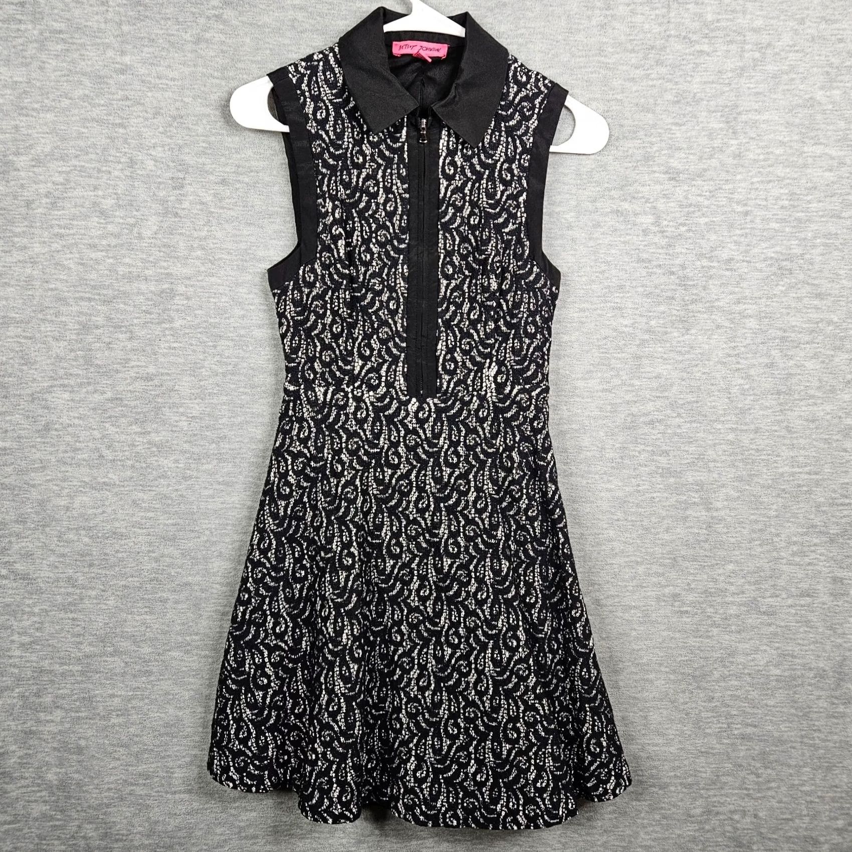 Betsey Johnson BETSEY JOHNSON Black Lace Collared Zip Front Lined Dress Size 2 Size XS / US 0-2 / IT 36-38 - 2 Thumbnail