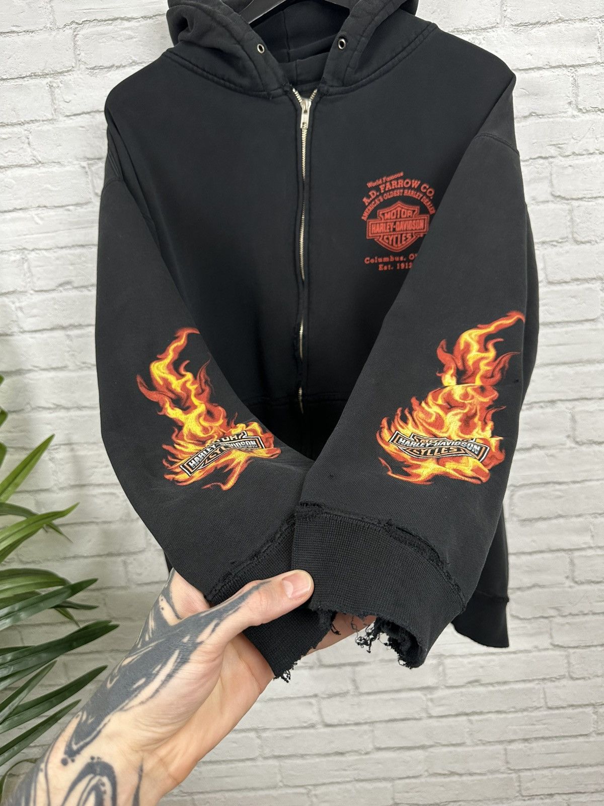 Harley Davidson (XL) THRASHED OUT FLAMES Harley Davidson Zip Up Hoodie Size US XL / EU 56 / 4 - 7 Thumbnail