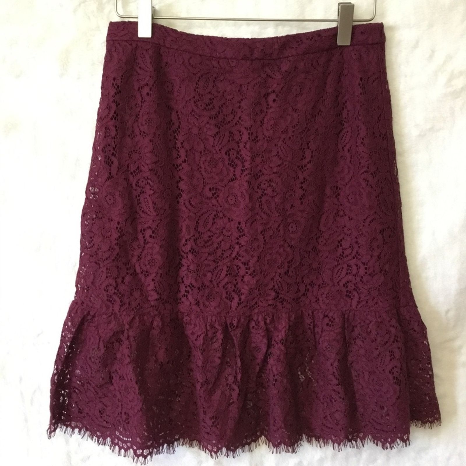 Banana Republic Banana Republic Burgundy Lace Flounce Skirt Size 27" / US 4 / IT 40 - 4 Thumbnail