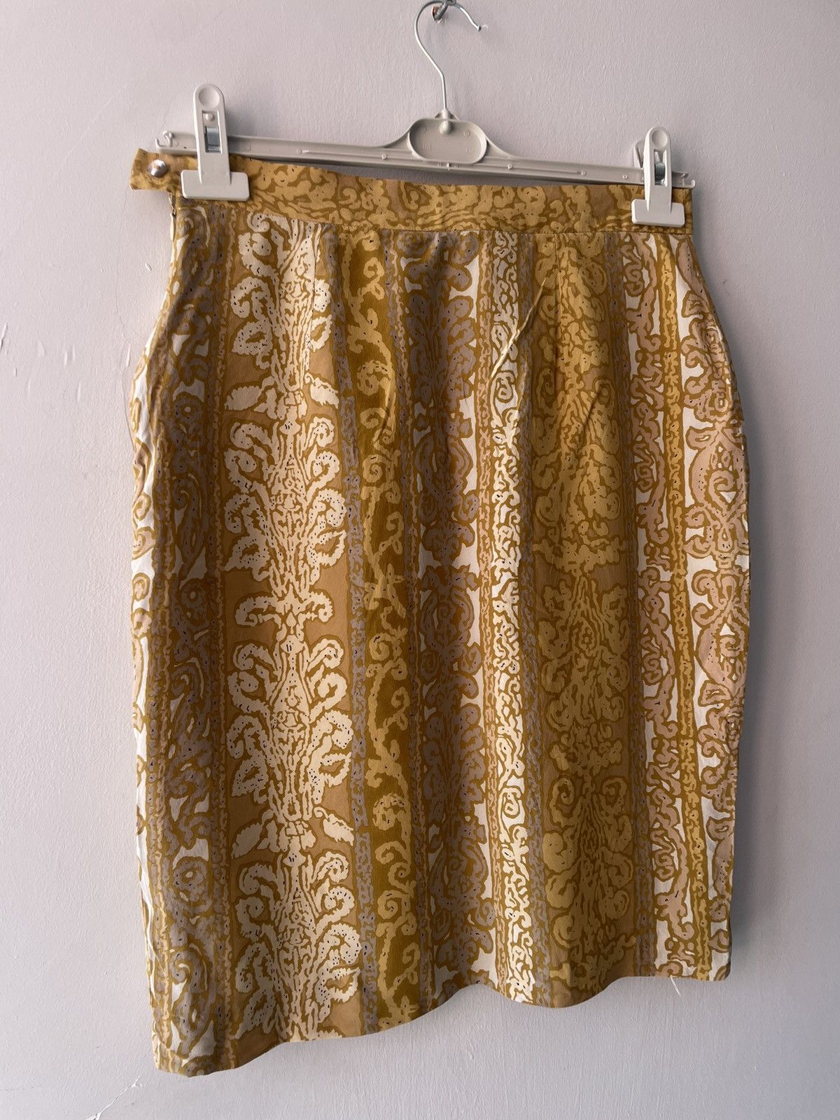 Vintage Italian silk skirt Size 26" / US 2 / IT 38 - 10 Thumbnail