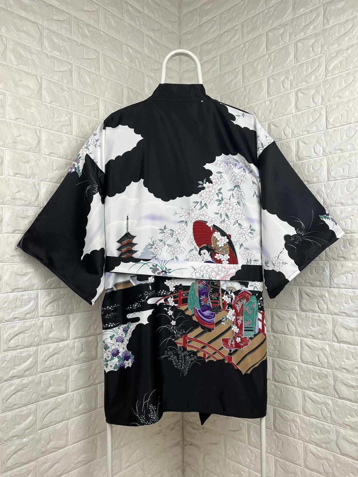 Japanese Brand × Vintage MITSUKIKU Made in Japan Embroidered Polyester Kimono Size M / US 6-8 / IT 42-44 - 2 Thumbnail